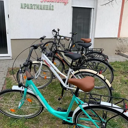 Happy Mammy Bababarat Apartmanhaz 1 - Huvoes Utca Lägenhet *