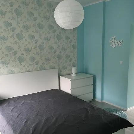 Happy Mammy Bababarat Apartmanhaz 1 - Huvoes Utca Apartment Oroshaza